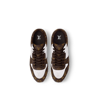 Sneaker Run Away