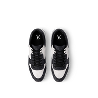 Sneaker Run Away